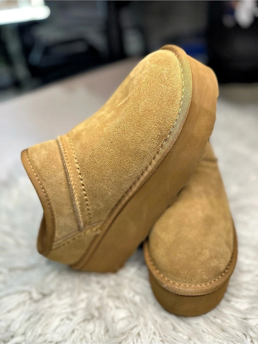 Cushionaire Women’s Brown Slippers US 8 Like New